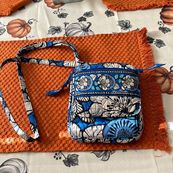 Vera Bradley Handbags - Vera Bradley Crossbody